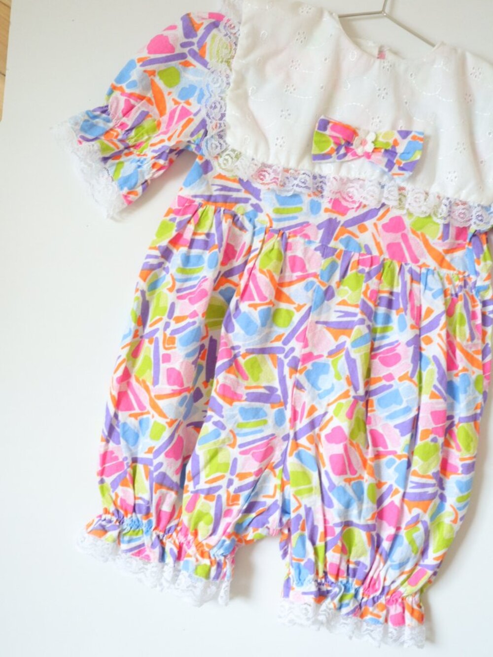 Vintage Big Collar Neon Printed Short Rompers / 3-4Y